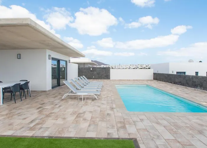 Blancazul Isora Vila *